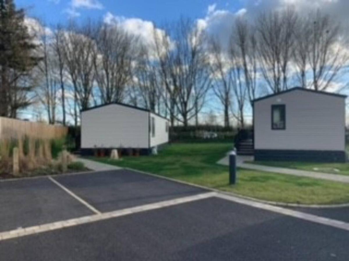 Captivating Bluebell Lodge 2-Bed Cotswolds Caravan サイレンセスター エクステリア 写真