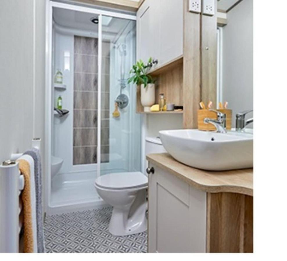 Captivating Bluebell Lodge 2-Bed Cotswolds Caravan サイレンセスター エクステリア 写真