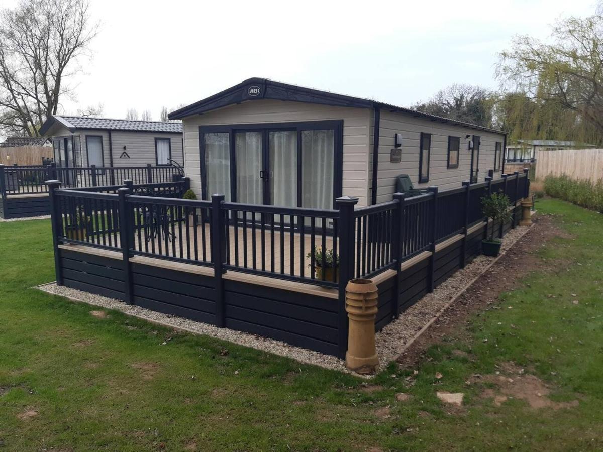 Captivating Bluebell Lodge 2-Bed Cotswolds Caravan サイレンセスター エクステリア 写真