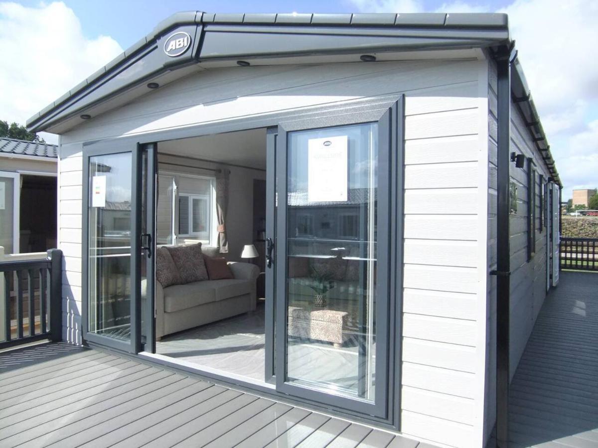 Captivating Bluebell Lodge 2-Bed Cotswolds Caravan サイレンセスター エクステリア 写真