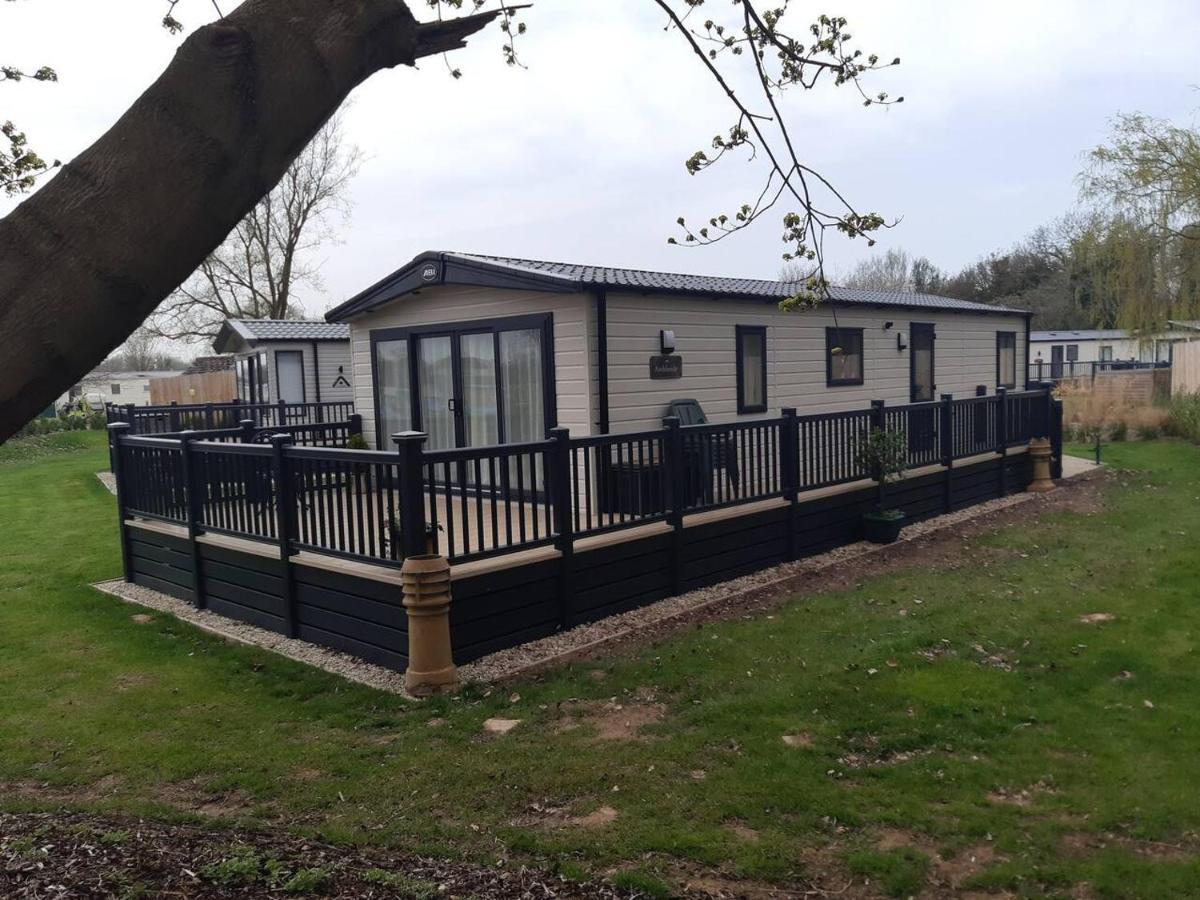 Captivating Bluebell Lodge 2-Bed Cotswolds Caravan サイレンセスター エクステリア 写真