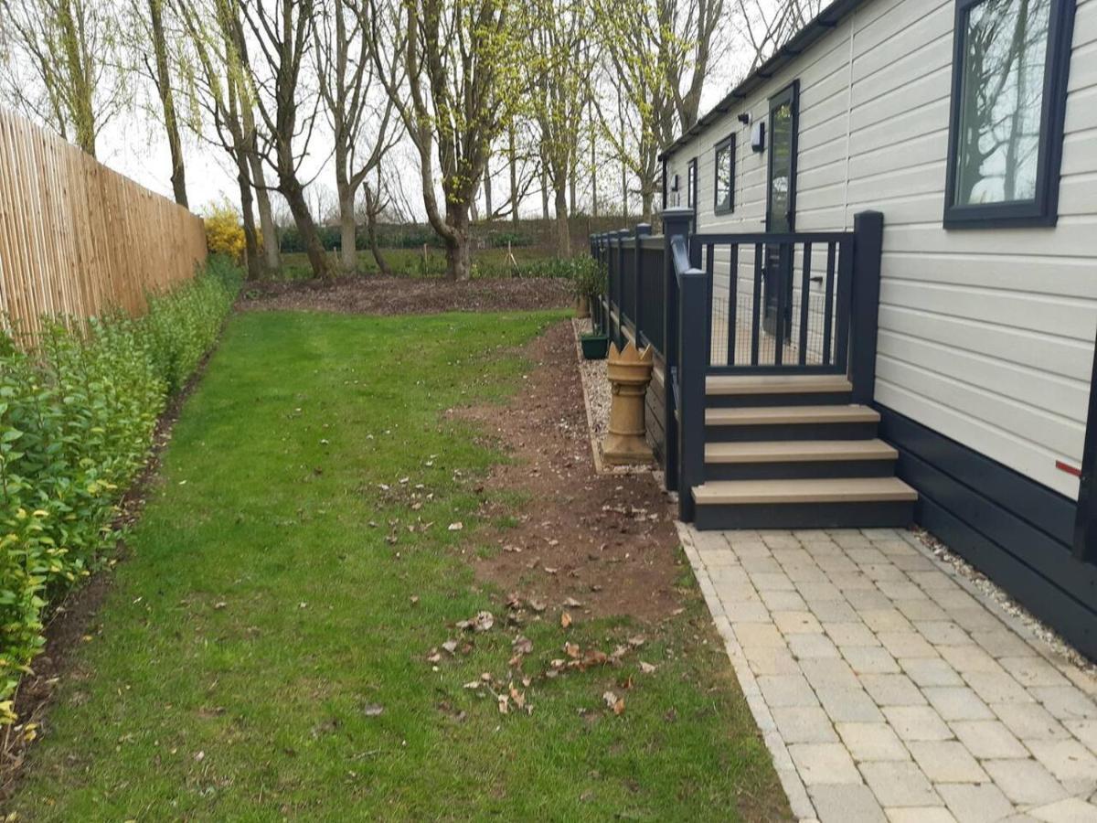 Captivating Bluebell Lodge 2-Bed Cotswolds Caravan サイレンセスター エクステリア 写真