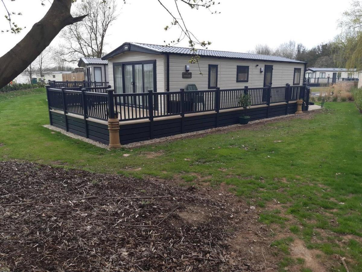 Captivating Bluebell Lodge 2-Bed Cotswolds Caravan サイレンセスター エクステリア 写真